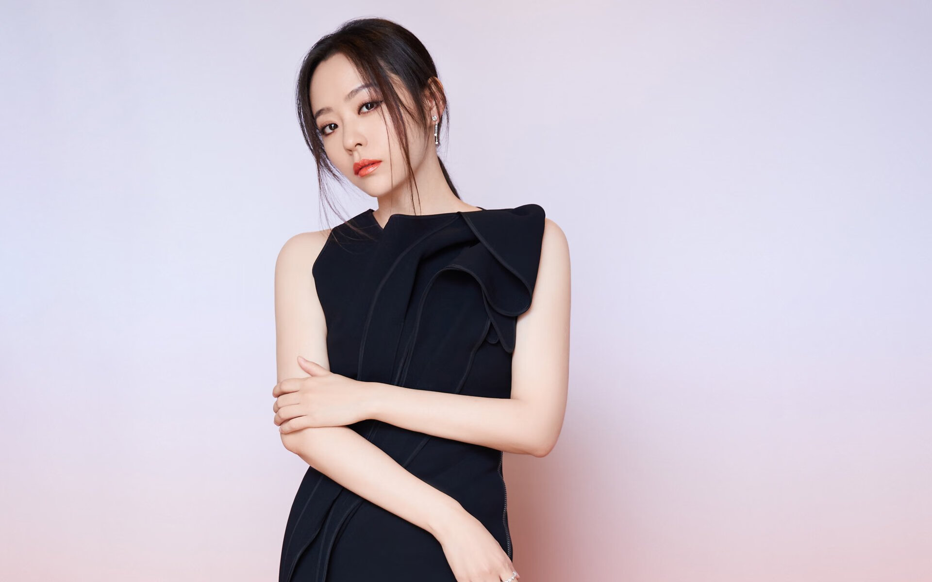 “传球绝技曝光：职业球员传球背后的秘密技巧”，传球技术