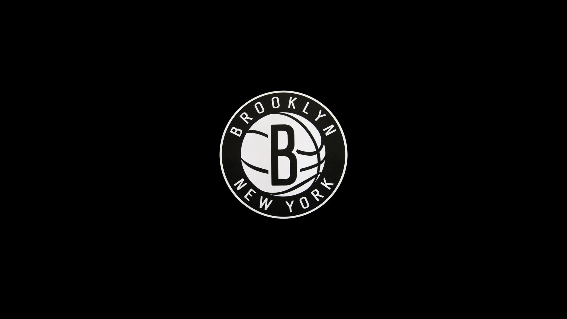 b体育电竞-球场“坚若磐石”：最难攻破的后防线揭秘